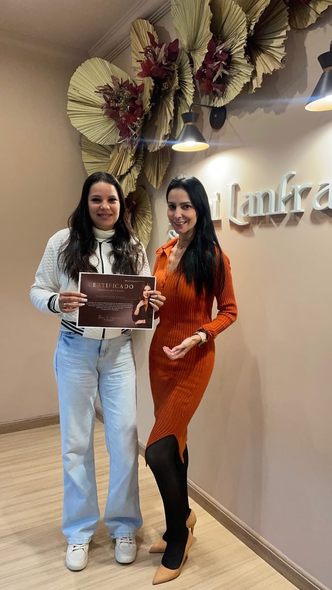 Aluna formada com certificado no Studio